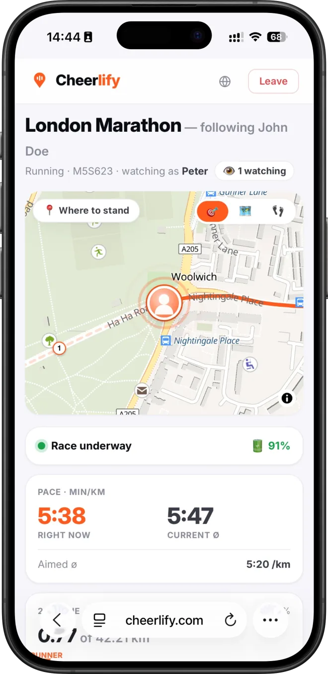 Hepper-visningen i en mobilbrowser: løberens live-prik på kortet og cheer-knappen